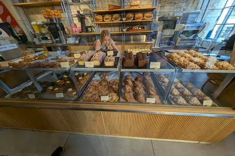 Chinwags photo 3